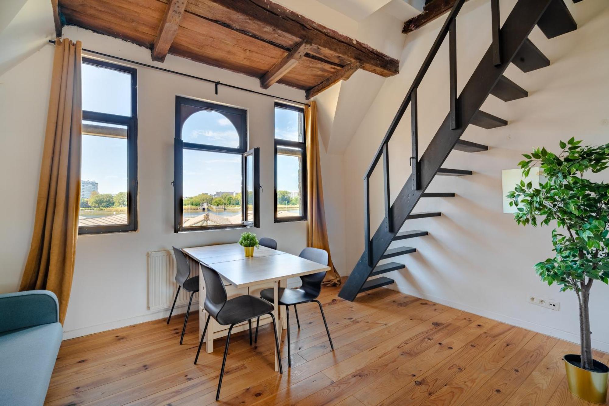 Charming Two-Bedroom River Side Apartment Antwerpia Zewnętrze zdjęcie