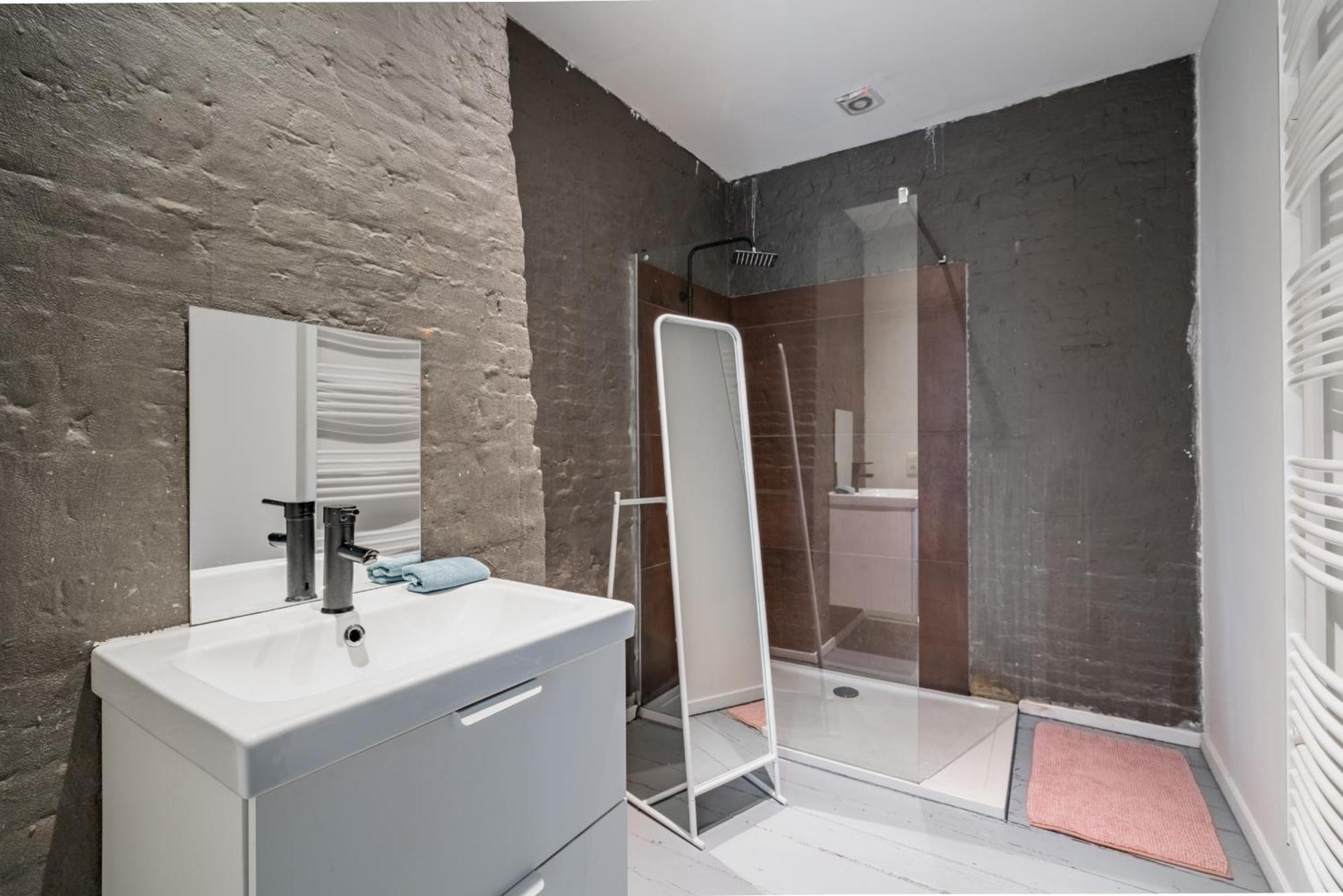 Charming Two-Bedroom River Side Apartment Antwerpia Zewnętrze zdjęcie
